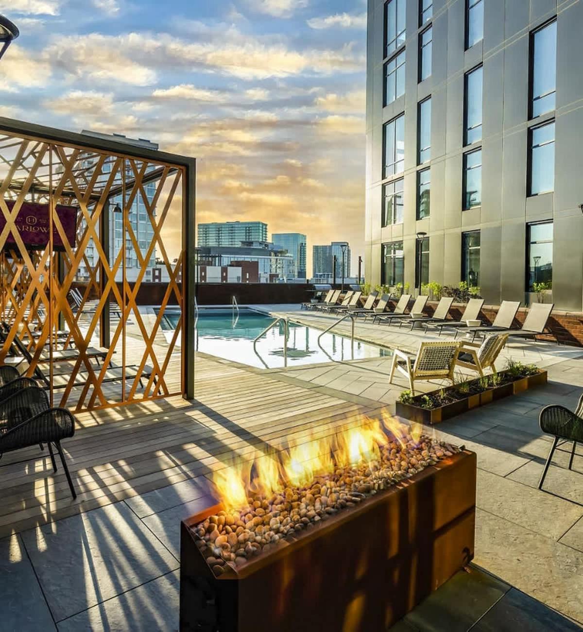 South End Oasis W Pool & Gym Appartamento